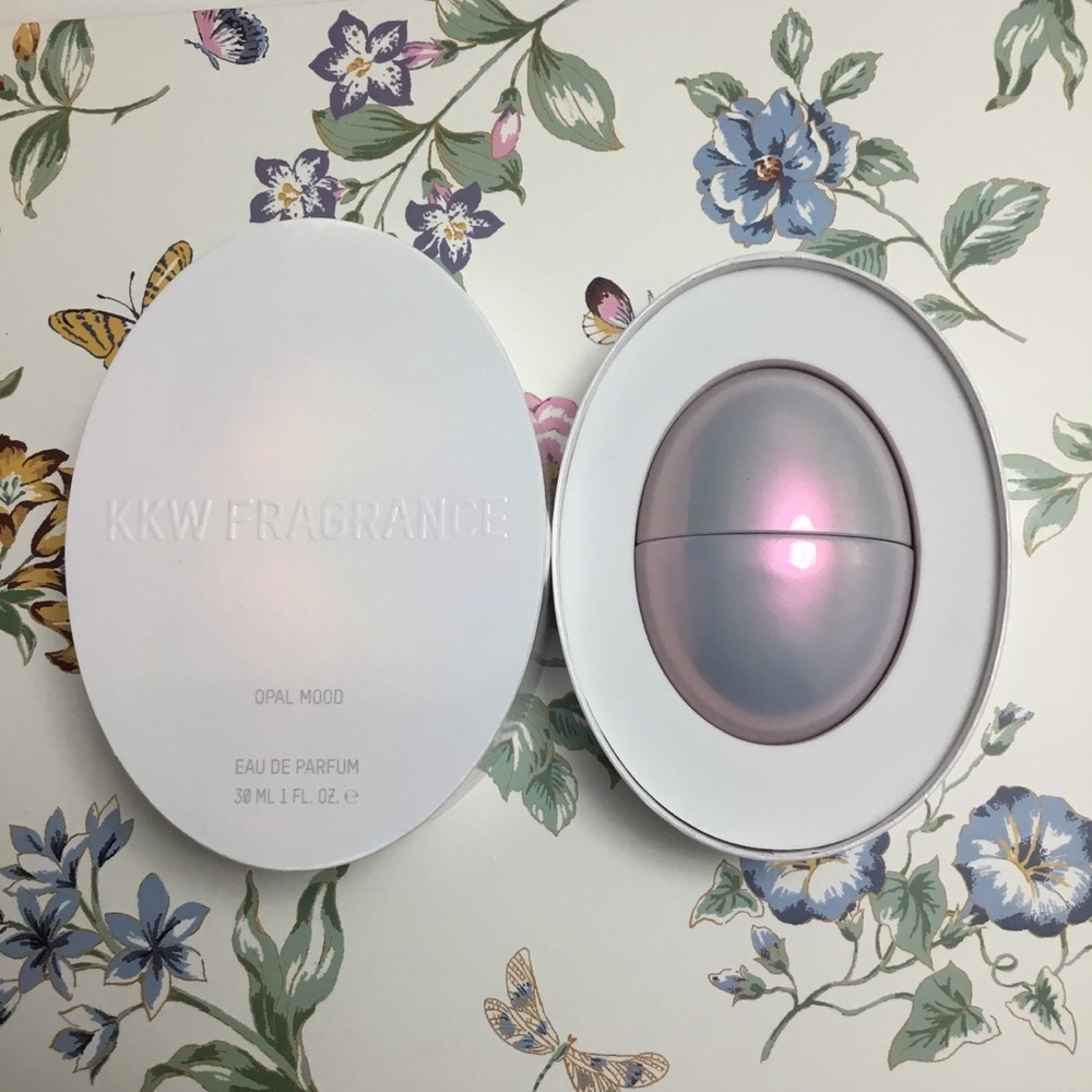 KKW Opal MOOD Kim Kardashian